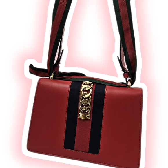 ✅️ SOLD ✅️ Gucci Calfskin Small Sylvie Shoulder Bag in Hibiscus Red - Picture 9 of 13